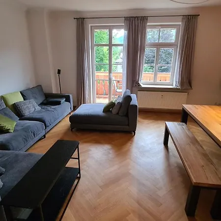 Bunter Hirsch Ferienwohnung Im Garmischer Zentrum Eksteriør billede