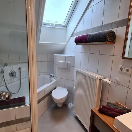 Bunter Hirsch Ferienwohnung Im Garmischer Zentrum Eksteriør billede